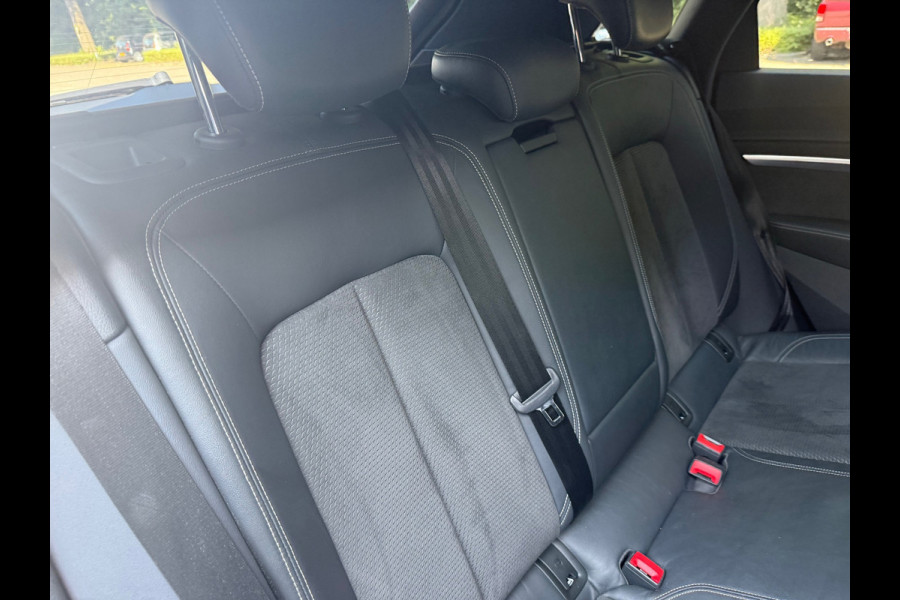 Audi e-tron E-tron 55 quattro advanced S Line 95 kWh l Trekhaak l VDOH l Alarm l
