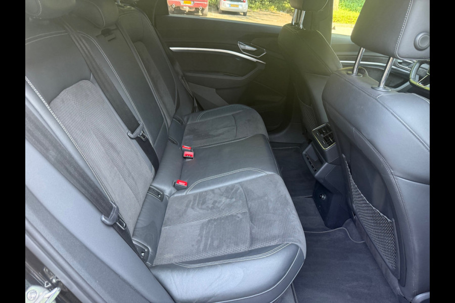 Audi e-tron E-tron 55 quattro advanced S Line 95 kWh l Trekhaak l VDOH l Alarm l