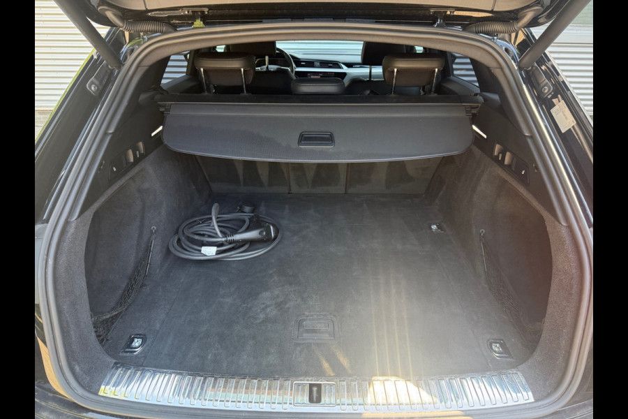 Audi e-tron E-tron 55 quattro advanced S Line 95 kWh l Trekhaak l VDOH l Alarm l