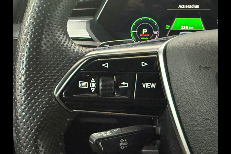 Audi e-tron E-tron 55 quattro advanced S Line 95 kWh l Trekhaak l VDOH l Alarm l