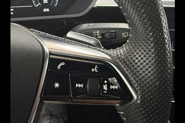 Audi e-tron E-tron 55 quattro advanced S Line 95 kWh l Trekhaak l VDOH l Alarm l