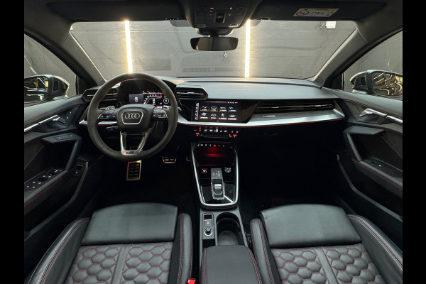 Audi RS3 Limousine 2.5 TFSI Quattro Pano|HuD|Massage|B&O|BTW
