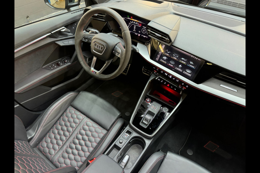 Audi RS3 Limousine 2.5 TFSI Quattro Pano|HuD|Massage|B&O|BTW