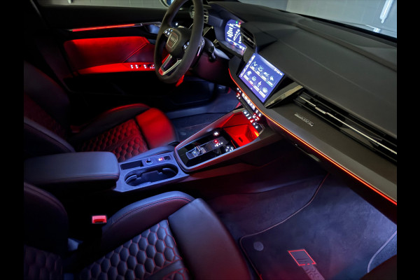 Audi RS3 Limousine 2.5 TFSI Quattro Pano|HuD|Massage|B&O|BTW