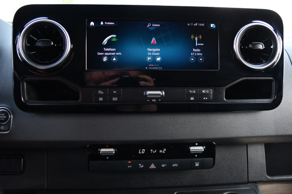 Mercedes-Benz Sprinter 316 2.2 CDI L2H2 PB Edition Cruise, 360 Camera, Carplay, LED, 10,5'' Mbux, Automaat, 164pk, Stoelverwarming, Standkachel, Trekhaak, Uniek!