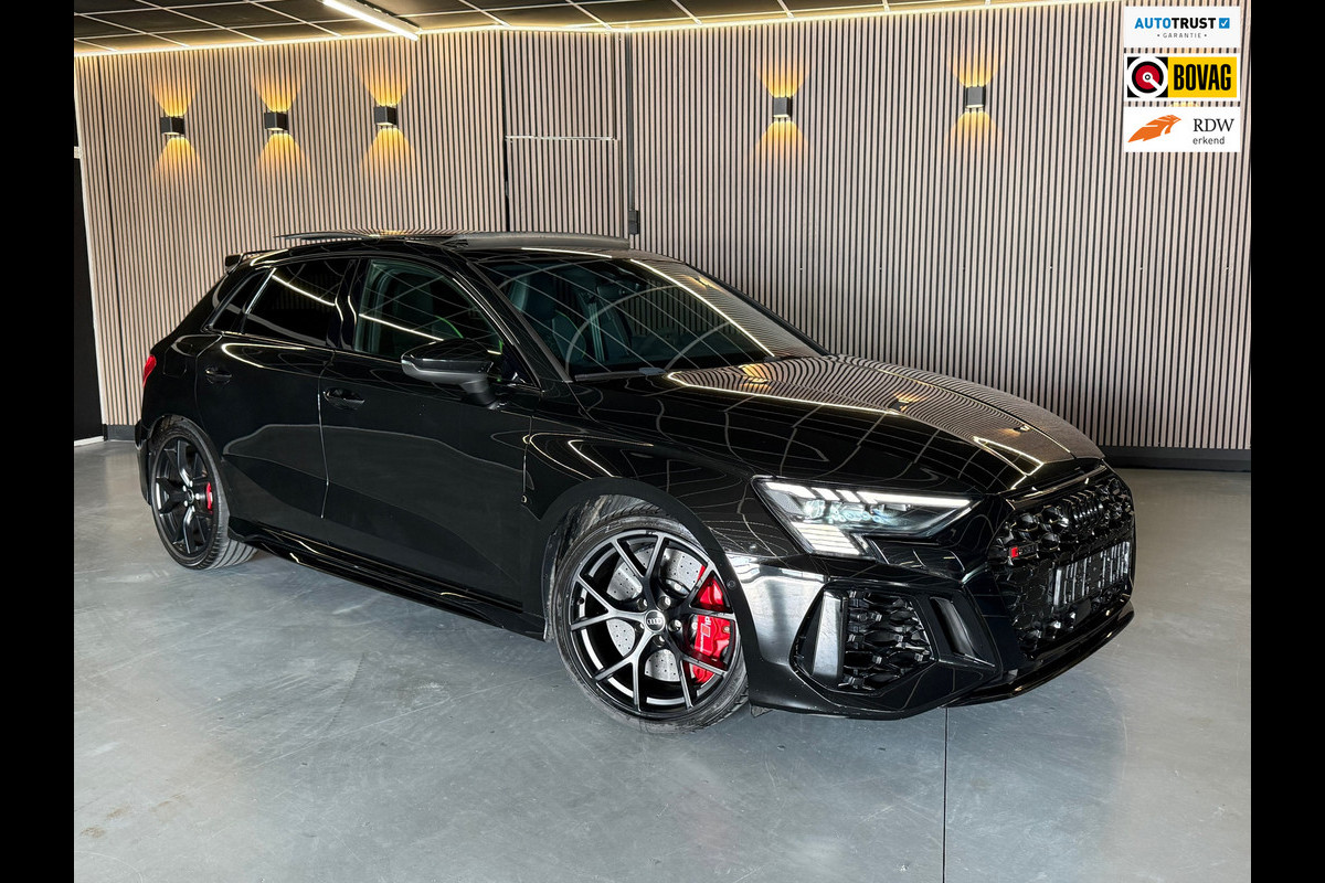 Audi 2.5 TFSI RS3 quattro 2.5 TFSI RS3 quattro HULK|KERAMISCH|PPF|PANO|Hud|B&O
