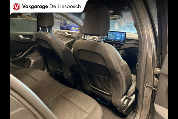 Ford Focus 1.0 EcoBoost Hybrid ST Line / automaat / stuur en stoel verwarming / led