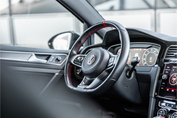 Volkswagen Golf 2.0 TSI 290 PK GTI TCR | Panorama | ACC | Camera | CarPlay | Navigatie | Stoelverwarming | Virtual Cockpit | Keyless Go | Nieuwe APK
