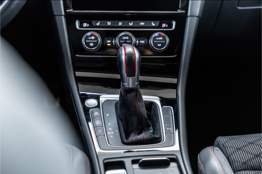 Volkswagen Golf 2.0 TSI 290 PK GTI TCR | Panorama | ACC | Camera | CarPlay | Navigatie | Stoelverwarming | Virtual Cockpit | Keyless Go | Nieuwe APK