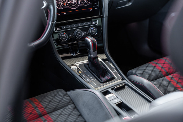 Volkswagen Golf 2.0 TSI 290 PK GTI TCR | Panorama | ACC | Camera | CarPlay | Navigatie | Stoelverwarming | Virtual Cockpit | Keyless Go | Nieuwe APK