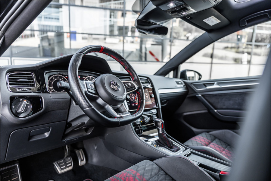 Volkswagen Golf 2.0 TSI 290 PK GTI TCR | Panorama | ACC | Camera | CarPlay | Navigatie | Stoelverwarming | Virtual Cockpit | Keyless Go | Nieuwe APK