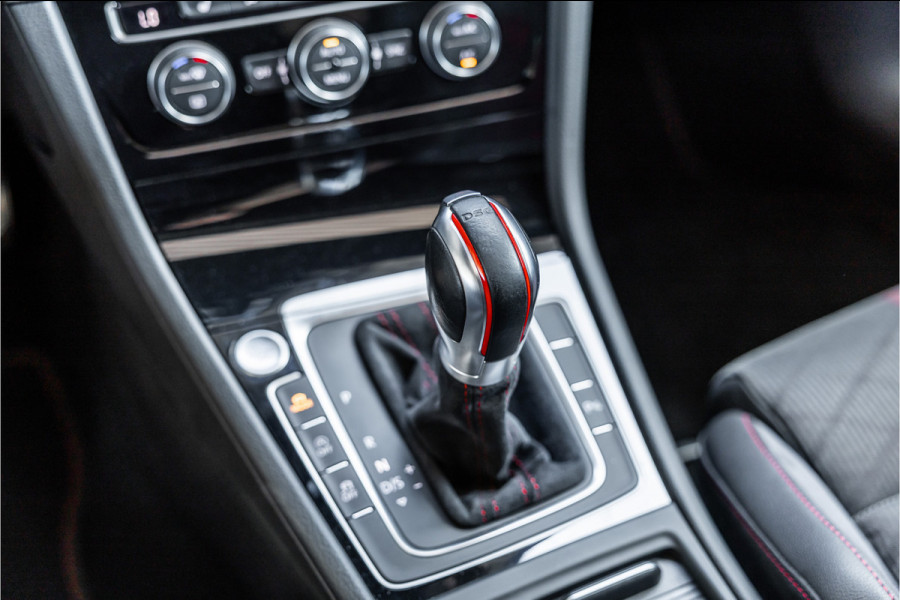 Volkswagen Golf 2.0 TSI 290 PK GTI TCR | Panorama | ACC | Camera | CarPlay | Navigatie | Stoelverwarming | Virtual Cockpit | Keyless Go | Nieuwe APK