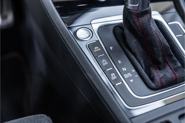 Volkswagen Golf 2.0 TSI 290 PK GTI TCR | Panorama | ACC | Camera | CarPlay | Navigatie | Stoelverwarming | Virtual Cockpit | Keyless Go | Nieuwe APK