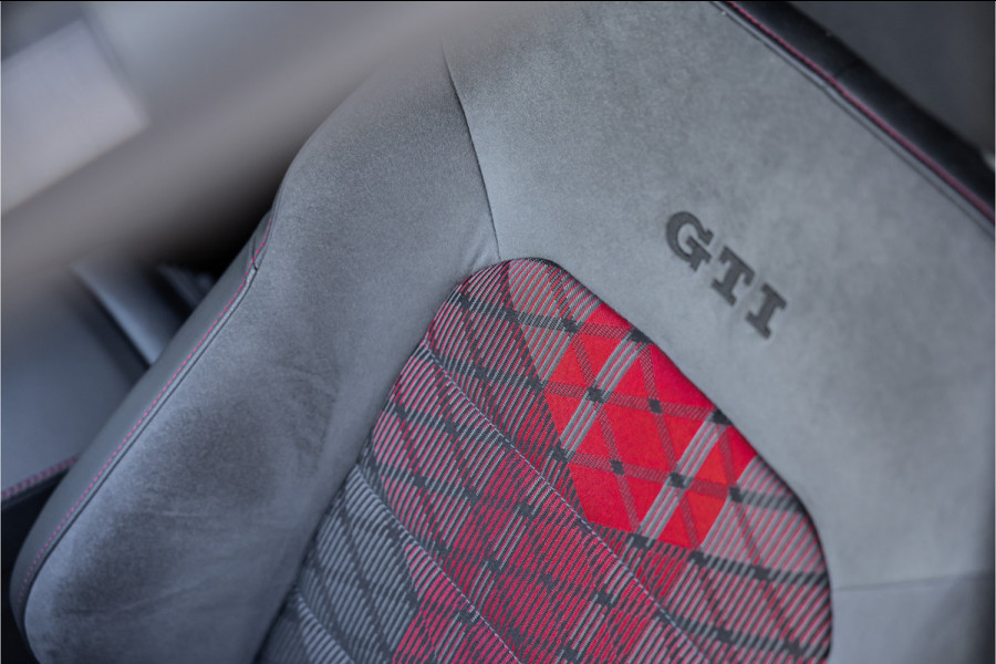 Volkswagen Golf 2.0 TSI 290 PK GTI TCR | Panorama | ACC | Camera | CarPlay | Navigatie | Stoelverwarming | Virtual Cockpit | Keyless Go | Nieuwe APK