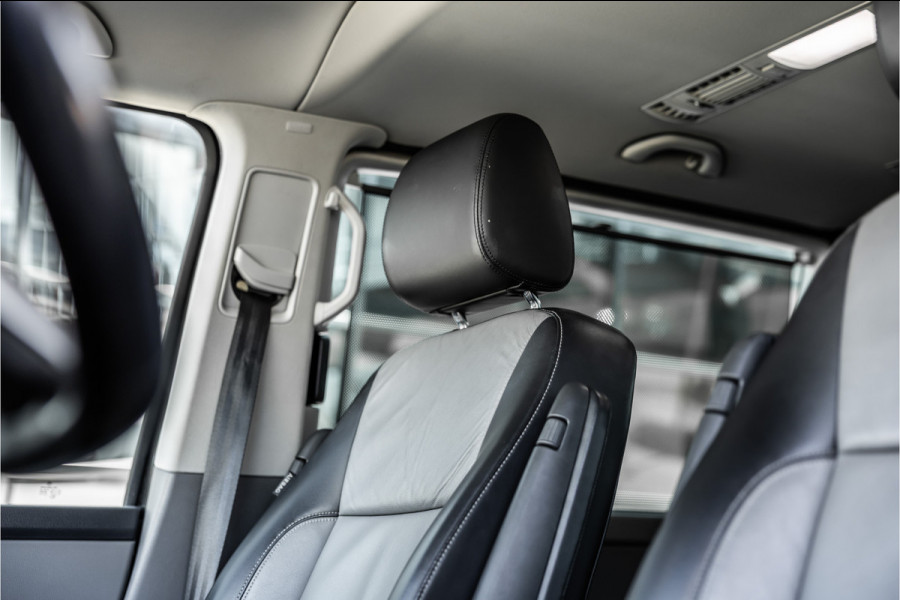 Volkswagen Transporter 2.0 TDI L2H1 DC Caravelle | LeightonVans Bodykit | ACC | Bi-Xenon | Elek deuren | Lederen bekleding | Camera | CarPlay | Navigatie | Trekhaak | Nieuwe APK