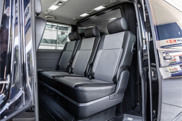 Volkswagen Transporter 2.0 TDI L2H1 DC Caravelle | LeightonVans Bodykit | ACC | Bi-Xenon | Elek deuren | Lederen bekleding | Camera | CarPlay | Navigatie | Trekhaak | Nieuwe APK