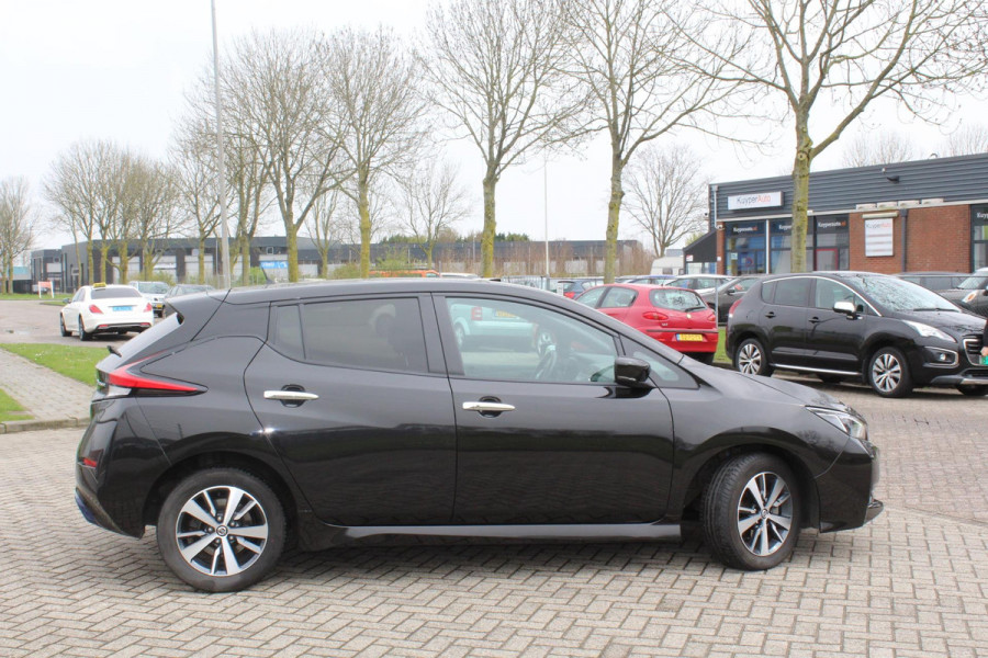 Nissan Leaf Acenta 40 kWh LED MULTI MEDIA KEYLESS CAMERA NAVI SOH 90,83%
