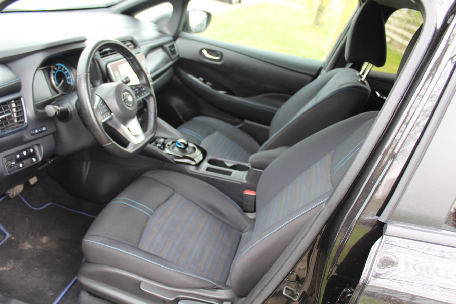 Nissan Leaf Acenta 40 kWh LED MULTI MEDIA KEYLESS CAMERA NAVI SOH 90,83%