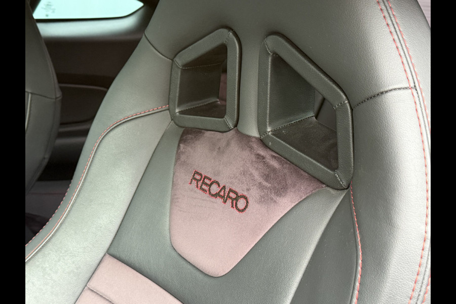 Ford Mustang Fastback BWJ 10-2018 | 310 PK AUTOMAAT RTR RECARO INT. | CARPLAY | CAMERA | NAVI | CLIMA | CRUISE