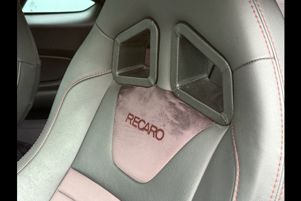Ford Mustang Fastback BWJ 10-2018 | 310 PK AUTOMAAT RTR RECARO INT. | CARPLAY | CAMERA | NAVI | CLIMA | CRUISE