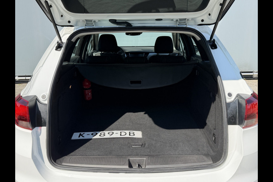 Opel Astra Sports Tourer BWJ 2020 | 1.2T 111PK EXECUTIVE TREKHAAK | CLIMA | NAVI | CARPLAY | SPORTSTOELEN | PDC 2X | CAMERA A |