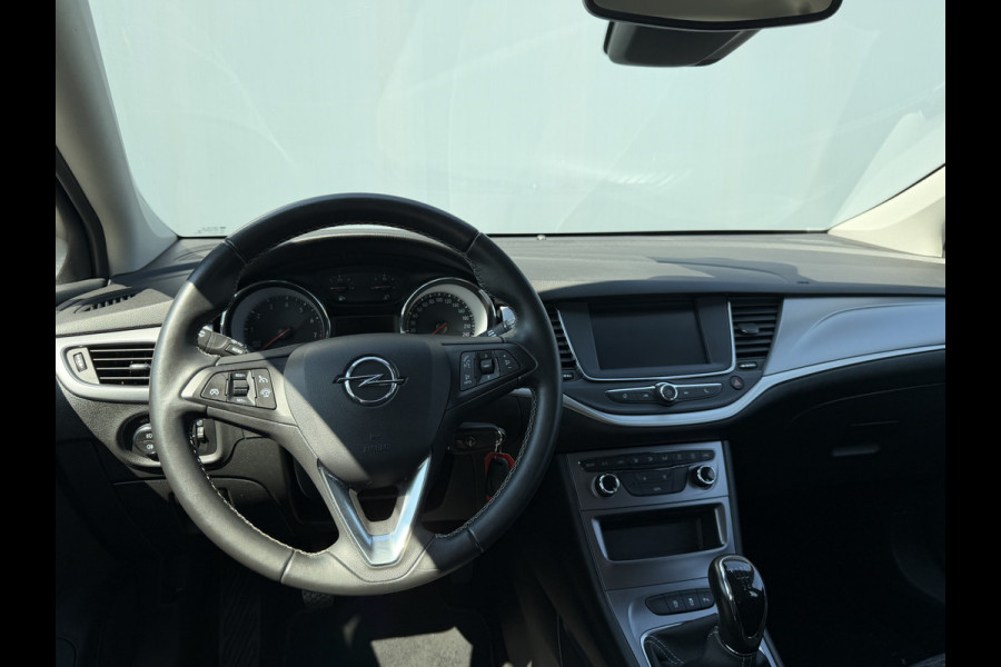 Opel Astra Sports Tourer BWJ 2020 | 1.2T 111PK EXECUTIVE TREKHAAK | CLIMA | NAVI | CARPLAY | SPORTSTOELEN | PDC 2X | CAMERA A |