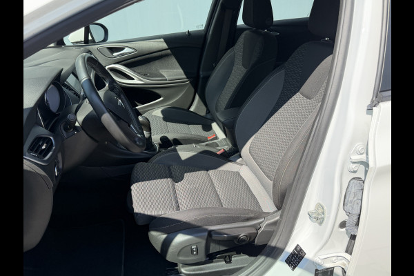 Opel Astra Sports Tourer BWJ 2020 | 1.2T 111PK EXECUTIVE TREKHAAK | CLIMA | NAVI | CARPLAY | SPORTSTOELEN | PDC 2X | CAMERA A |