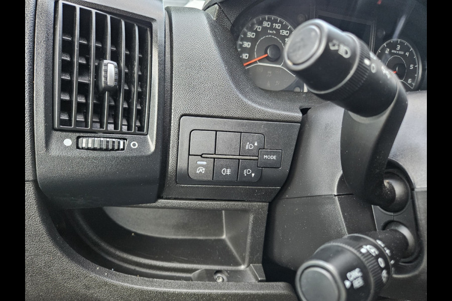 Peugeot Boxer 330 2.2 BlueHDi 140 L2H2 Premium Trekhaak! Airco! NAP! Cruise Control! Nette Bus!
