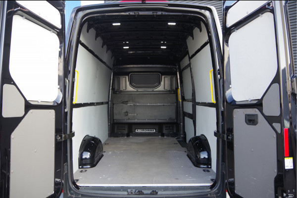 Volkswagen Crafter 35 2.0 TDI L3H3(L2H2) 3-ZITS, 177PK AUT. LED, ADAPT. CRUISE, STOELVERWARMING, STUURVERWARMING, VOORRUIT VERWARMING, STANDKACHEL,