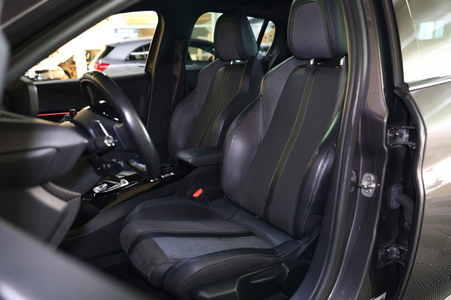 Peugeot 208 1.2 PureTech GT-Line AVM AUTOMAAAT PANO NAVI DRAADLS OPLADEN TOPSTAAT ! 2020