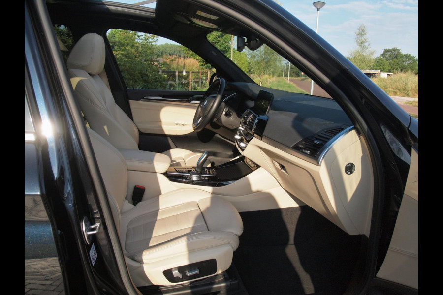 BMW iX3 High Executive 80 kWh | Panoramadak | Head-Up Display | Harman Kardon | Sfeerverlichting | ACC | Apple Carplay |