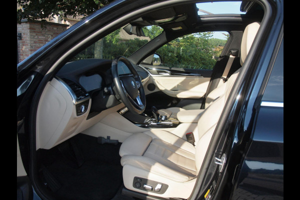 BMW iX3 High Executive 80 kWh | Panoramadak | Head-Up Display | Harman Kardon | Sfeerverlichting | ACC | Apple Carplay |