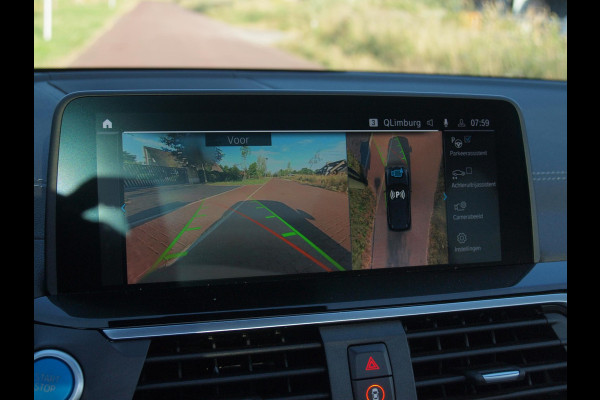 BMW iX3 High Executive 80 kWh | Panoramadak | Head-Up Display | Harman Kardon | Sfeerverlichting | ACC | Apple Carplay |