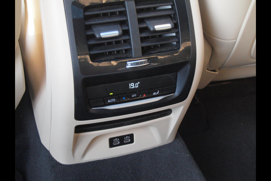 BMW iX3 High Executive 80 kWh | Panoramadak | Head-Up Display | Harman Kardon | Sfeerverlichting | ACC | Apple Carplay |