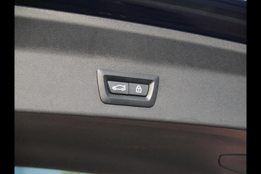 BMW iX3 High Executive 80 kWh | Panoramadak | Head-Up Display | Harman Kardon | Sfeerverlichting | ACC | Apple Carplay |