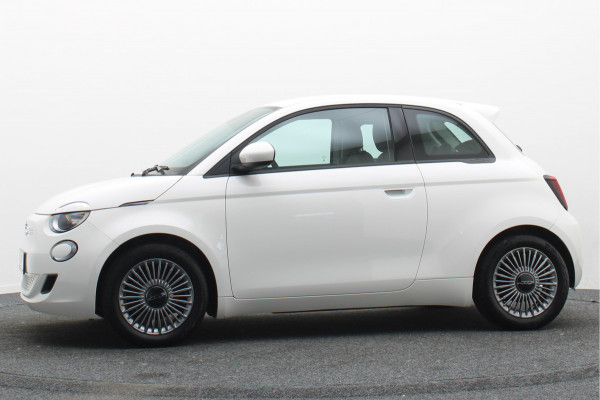 Fiat 500E Icon 42 kWh Virtual Cockpit, Cruise, Apple Carplay, Lane Assist, Climate, DAB, LED, 16''