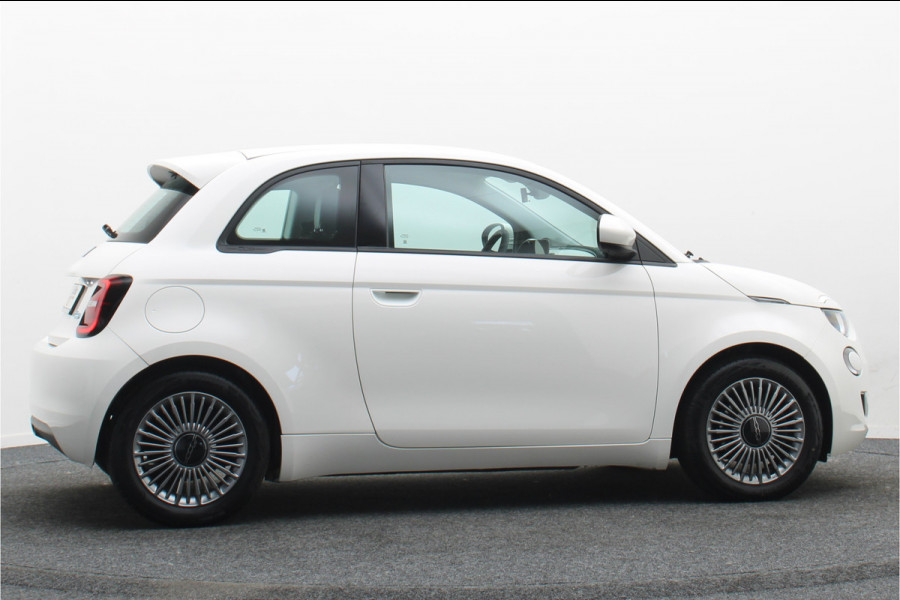 Fiat 500E Icon 42 kWh Virtual Cockpit, Cruise, Apple Carplay, Lane Assist, Climate, DAB, LED, 16''