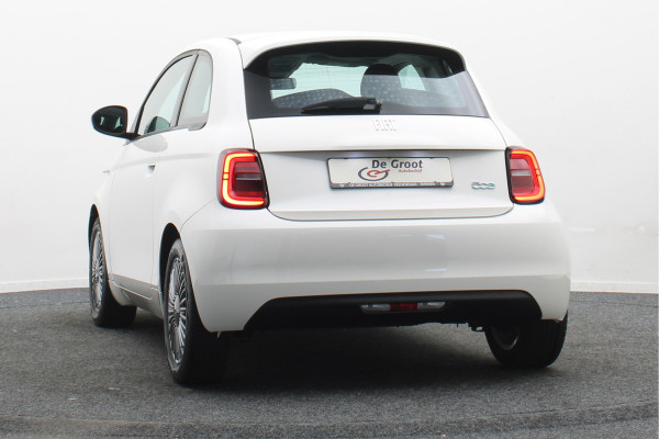 Fiat 500E Icon 42 kWh Virtual Cockpit, Cruise, Apple Carplay, Lane Assist, Climate, DAB, LED, 16''