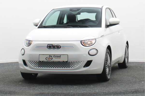 Fiat 500E Icon 42 kWh Virtual Cockpit, Cruise, Apple Carplay, Lane Assist, Climate, DAB, LED, 16''