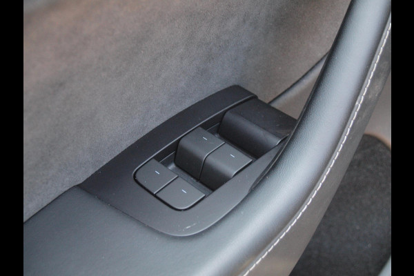 Tesla Model Y Performance AWD 75 kWh 450PK | Panoramadak | Camera | Trekhaak | Full Self Driving Computer 3 |
