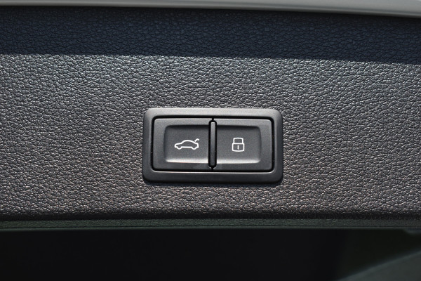 Audi Q2 30 TFSI 110PK PRO-LINE,CRUISE CAMERA/NAVI/LED,STOELVERW  1E EIG