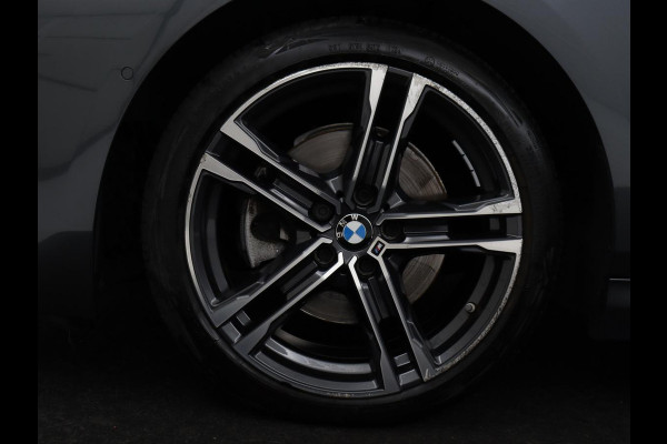 BMW 2 Serie Gran Coupé 218i High Executive Edition M-sport | Leder | Full LED | Stoelverwarming | Camera | Park assist | Carplay | Sfeerverlichting | Climate control | Cruise control |