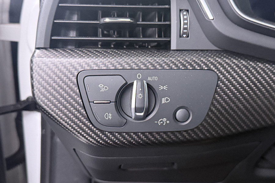 Audi A4 Avant 35 TFSI S edition (ACHTERUITRIJCAMERA, CRUISE CONTROL, DIGITALE COCKPIT, PARKEERSENSOREN)