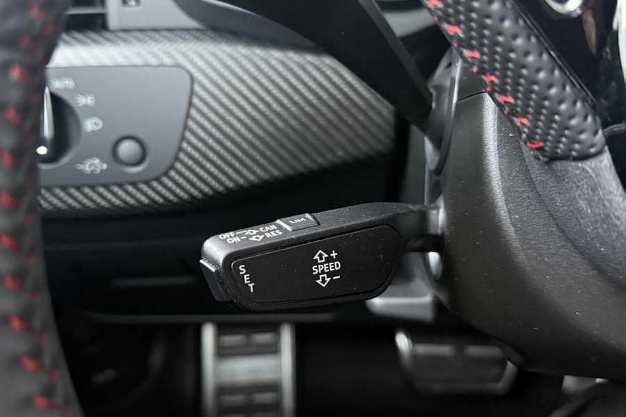 Audi A4 Avant 35 TFSI S edition (ACHTERUITRIJCAMERA, CRUISE CONTROL, DIGITALE COCKPIT, PARKEERSENSOREN)