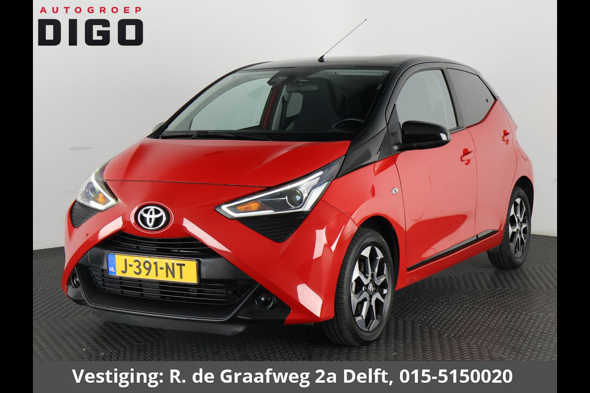Toyota Aygo 1.0 VVT-i X-Cite Bi-Tone Automaat | Apple Carplay & AndroidAUTO | Lichtmetalen velgen | Camera | Privacy Glass |