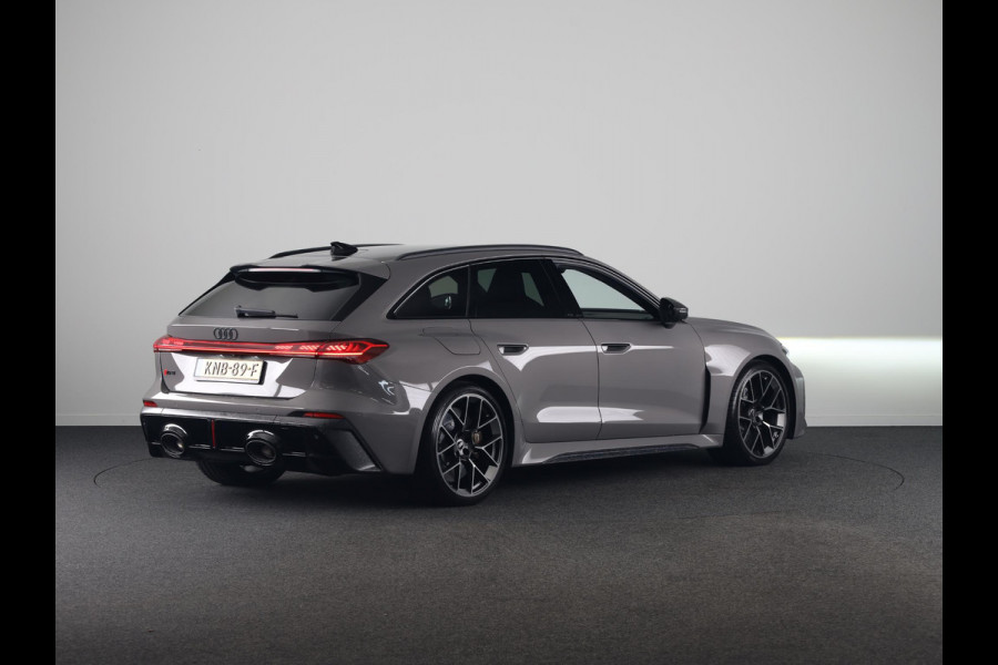 Audi A5 Avant RS 5 e-hybrid quattro | Panoramadak | Keramische remmen | Carbon pakket | RS Design pakket | Head Up display |