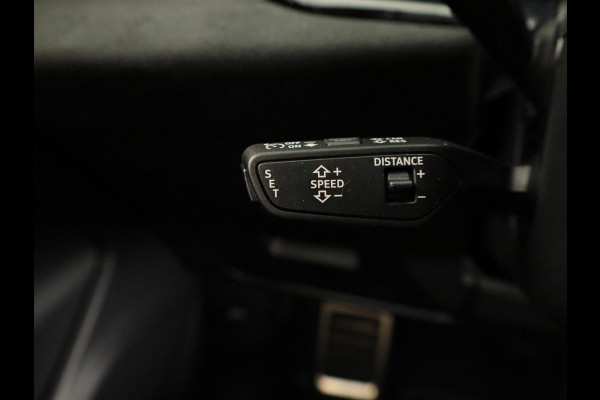 Audi A5 Avant RS 5 e-hybrid quattro | Panoramadak | Keramische remmen | Carbon pakket | RS Design pakket | Head Up display |