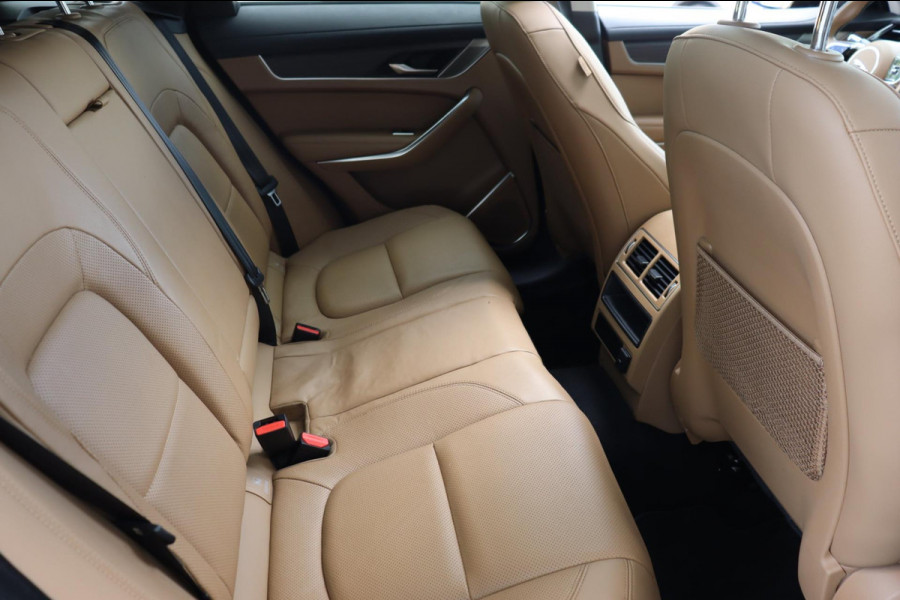 Jaguar F-Pace 2.0 P400e PHEV R-Dynamic S org.NL ,schuifdak stuur+raamverw.