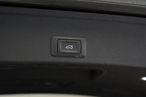 Audi A4 Avant 35 TFSI S edition S-line Leder Full-led Adaptive-Cruise
