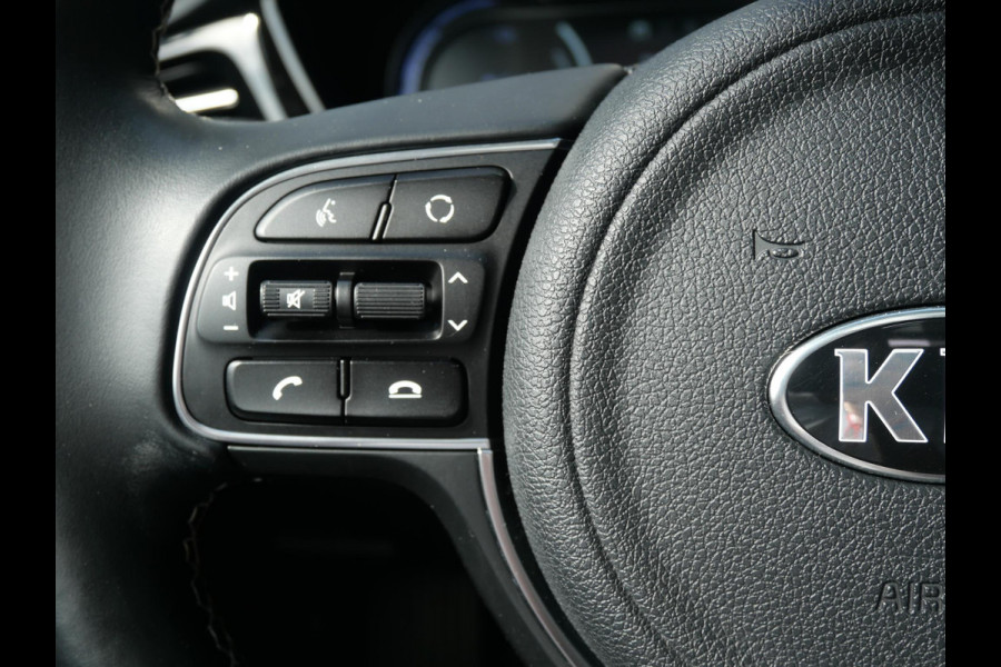 Kia e-Niro DynamicPlusLine 64 kWh | Schuif-kantel dak | Stoel-stuurverwarming | Carplay | Keyless | Navi | Cruise |